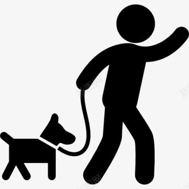 男人抱着一只狗和一个带走图标图标