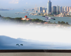 城市港湾港口城市云雾背景高清图片