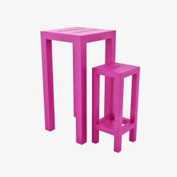 脚踩凳子两个粉红色塑料凳子高清图片