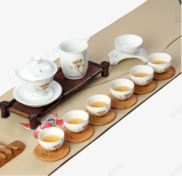 白色陶瓷茶具带茶盘png免抠素材_新图网 https://ixintu.com 产品实物 白色茶具 茶具