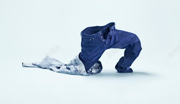 蓝色跪地牛仔裤海报背景jpg设计背景_新图网 https://ixintu.com 海报 牛仔裤 背景 蓝色