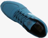 蓝色运动鞋实物素材