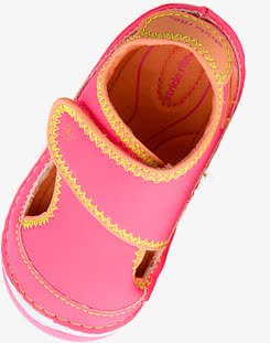 粉色女童可爱凉鞋素材