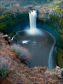 位于帕卢斯瀑布华盛顿东部的一颗明珠帕卢斯瀑布它位于帕卢高清图片