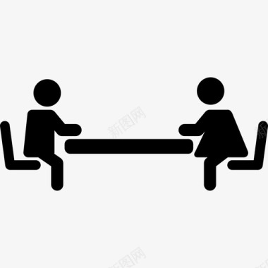 兄妹俩一个一个地坐在一张桌子上等着吃午饭人们家人的偶像图标图标