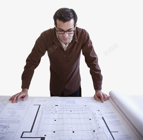 看工程图的人png免抠素材_新图网 https://ixintu.com 工程图纸的男人 男人看工程图 看工程图的男人