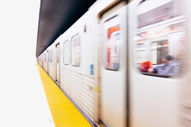 快速运行的地铁png免抠素材_新图网 https://ixintu.com 交通 地铁 实物 摄影