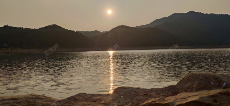 湖边夕阳风景手机摄像背景