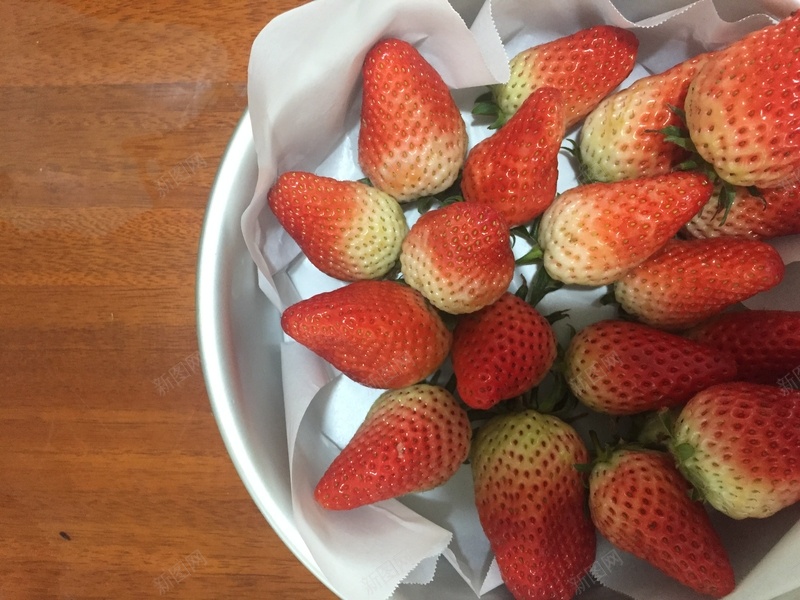 好的草莓在这里jpg设计背景_新图网 https://ixintu.com 好吃 水果 生活 草莓