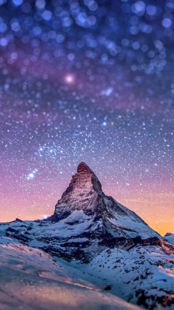 斑斓星空彩色大山APP手机端H5背景高清图片