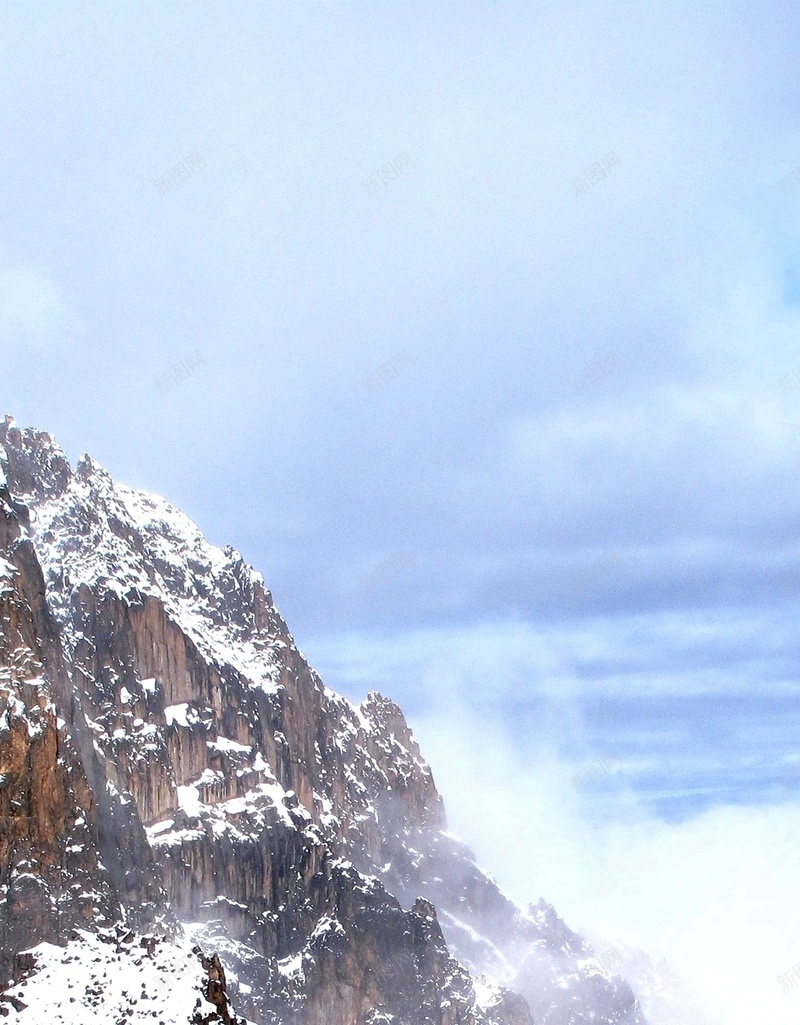 巍峨的山峰高清H5背景jpg设计背景_新图网 https://ixintu.com 天空 云朵 雪山 白色 风景 H5 h5 摄影