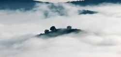 山脉白雾背景背景