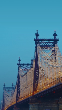 铁桥城市蓝色唯美H5背景高清图片