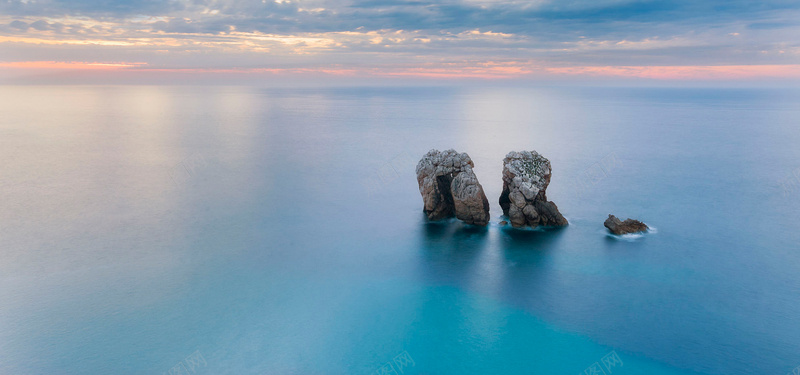 晚霞海面大石头风景图jpg设计背景_新图网 https://ixintu.com 晚霞 海面 大石头 风景 旅游 海报banner 摄影