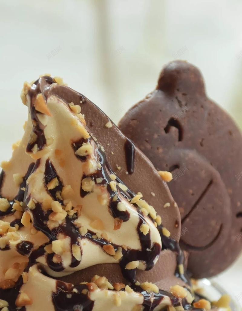 卡通美味巧克力冰淇淋H5背景jpg设计背景_新图网 https://ixintu.com 冰淇淋 巧克力 卡通 文艺 美味 H5背景 摄影 质感