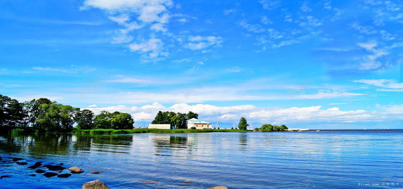 风景湖泊背景jpg设计背景_新图网 https://ixintu.com 风景 湖泊 蓝天 房子 宁静 清新 海报banner 摄影