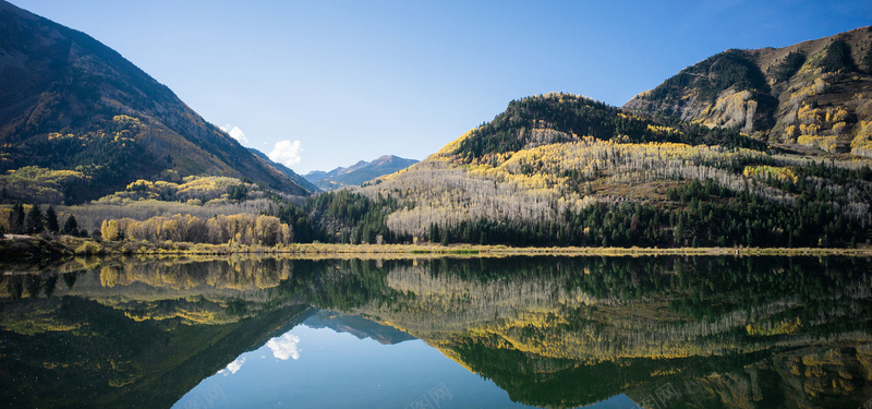 湖面风景背景图jpg设计背景_新图网 https://ixintu.com 森林 远山 蓝天 湖面 海报banner 摄影 风景