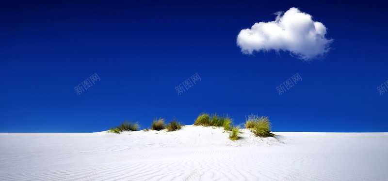 沙漠背景图jpg设计背景_新图网 https://ixintu.com 白沙 蓝天 白云 撞色 沙漠 海报banner 摄影 风景