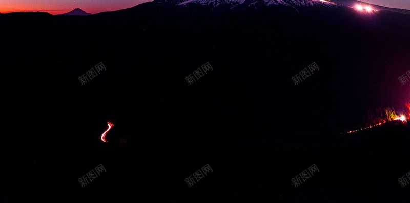 山峰星空H5背景jpg设计背景_新图网 https://ixintu.com 山峰 星空 深蓝色背景 山峰星空 摄影 H5 H5背景 风景