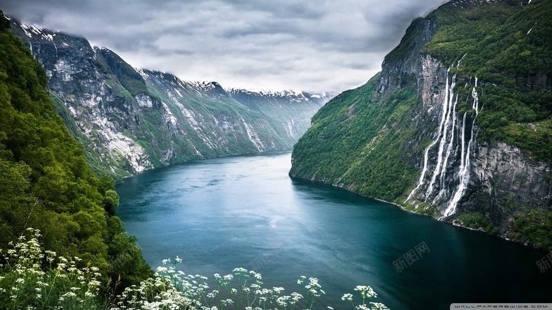 高山流水草地天空背景jpg设计背景_新图网 https://ixintu.com 高山 流水 草地 天空背景