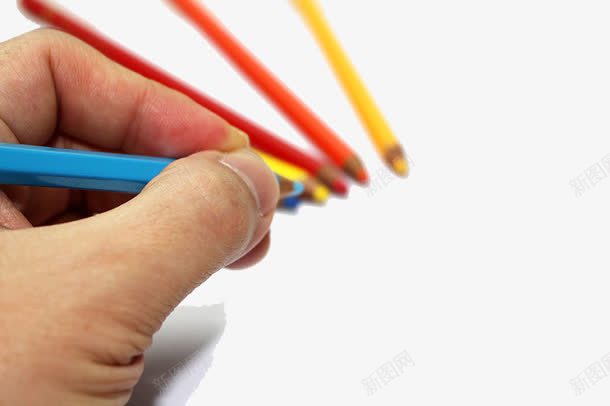 使用彩色铅笔的手png免抠素材_新图网 https://ixintu.com 彩色 手 铅笔