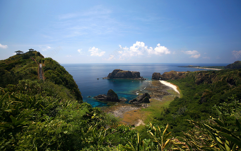 海边草地蓝色天空高清素材jpg设计背景_新图网 https://ixintu.com 海边 草地 蓝色 天空高清 素材