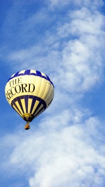 飞行的热气球H5背景背景