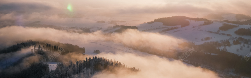 梦幻山间jpg设计背景_新图网 https://ixintu.com 山 雪 雾 海报banner 摄影 风景