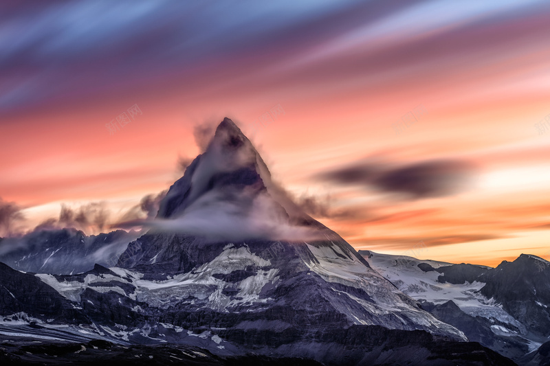 多彩云朵高山背景jpg设计背景_新图网 https://ixintu.com 多彩 云层 渐变 高山 山顶 摄影 风景