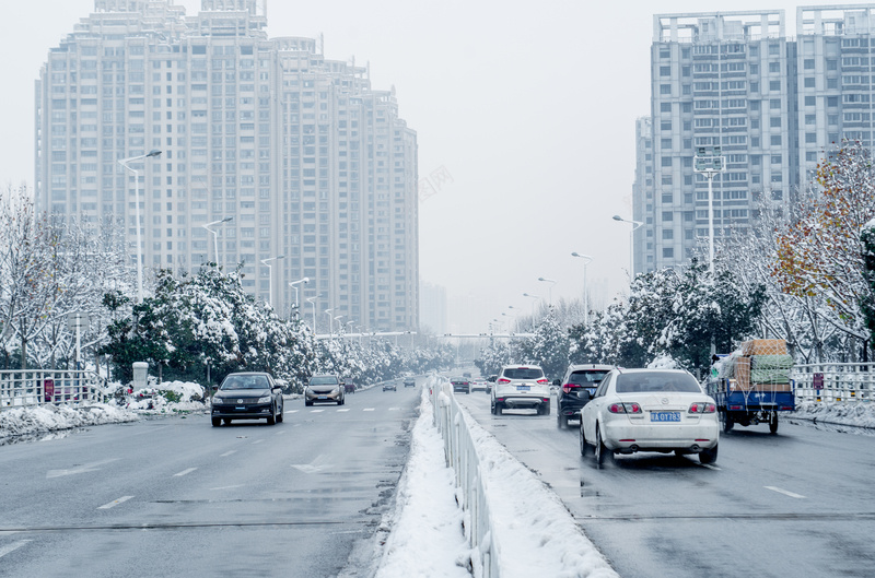 大雪后的交通道路jpg设计背景_新图网 https://ixintu.com 大雪 交通 道路 车辆