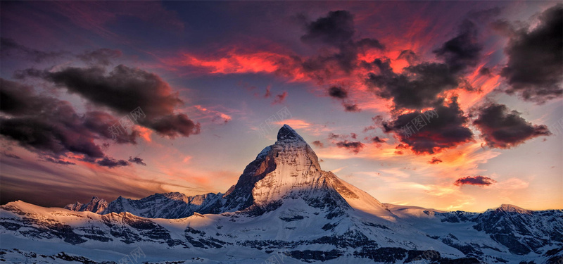 山峦之巅背景jpg设计背景_新图网 https://ixintu.com 摄影 风景 自然 旅行 大气 山峦 海报banner