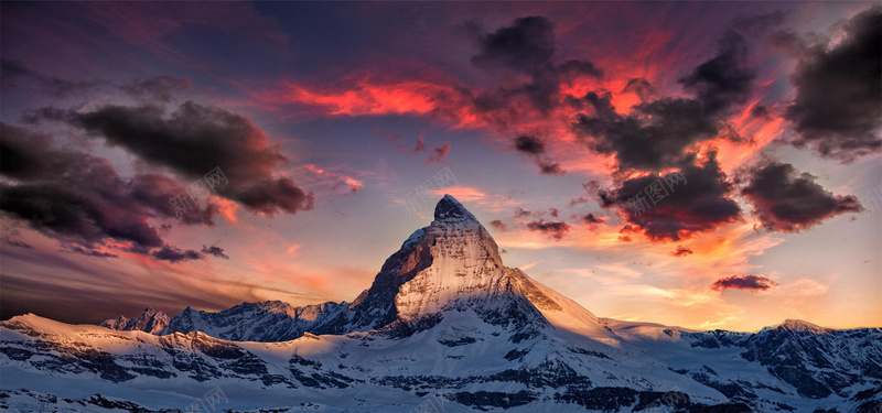 山峦之巅背景jpg设计背景_新图网 https://ixintu.com 摄影 风景 自然 旅行 大气 山峦 海报banner