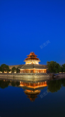 h5素材城市夜景蓝色倒影建筑夜景H5背景高清图片