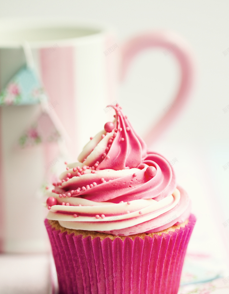粉色蛋糕摄影jpg设计背景_新图网 https://ixintu.com 粉色蛋糕 摄影 高清 风景 300dpi喜欢