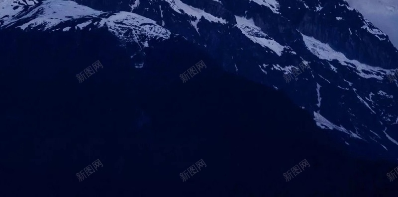 白色雪山风景摄影H5背景jpg设计背景_新图网 https://ixintu.com 白色 雪山 蓝色 天空 云彩 摄影 风景 H5背景