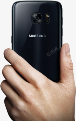 galaxys7手握着GalaxyS7贴近男人的脸手机相关的图高清图片