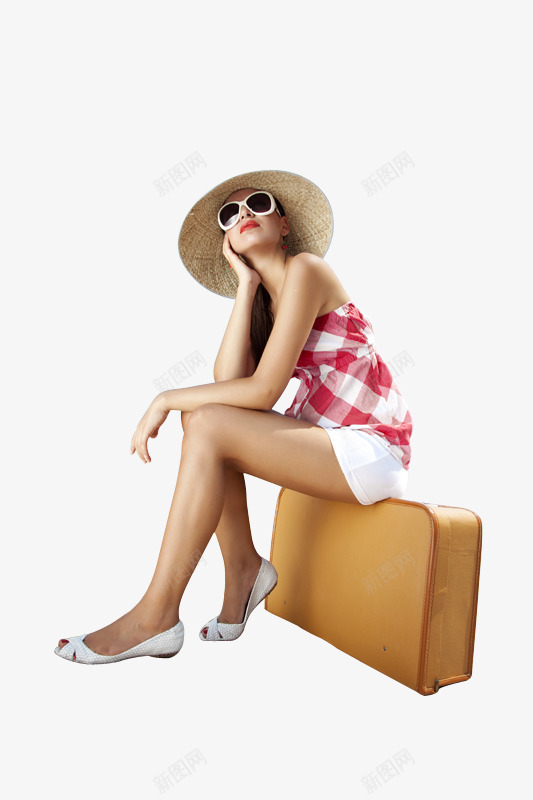 坐在行李箱上的女人人物png免抠素材_新图网 https://ixintu.com 坐在 行李箱 女人 人物