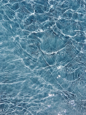 蓝色水自然护肤品背景背景