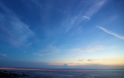 海边星空白云云海星空海边背景素材高清图片