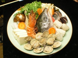 火锅小菜鱼头海鲜料理海鲜火锅海鲜高清图片
