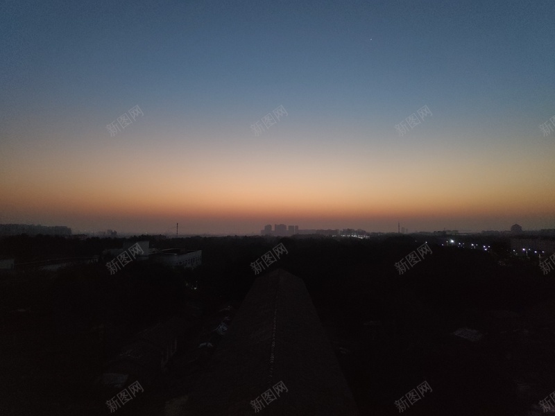 日出前的远方jpg设计背景_新图网 https://ixintu.com 校园 日出 远方 深色