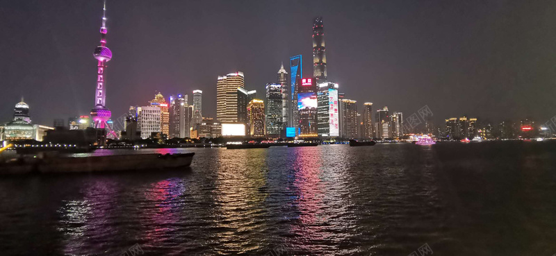 上海外滩夜景让你感受下魔都的魅力jpg设计背景_新图网 https://ixintu.com 外滩 夜景 梦幻 科技