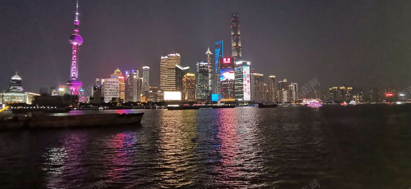 上海外滩夜景让你感受下魔都的魅力jpg设计背景_新图网 https://ixintu.com 外滩 夜景 梦幻 科技
