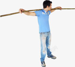 男人免扣PNG图人物男人站着拿着背着竹竿动作拍摄图高清图片