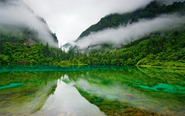 唯美的山水之间背景