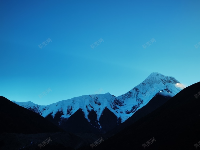 甘孜雪山蓝天jpg设计背景_新图网 https://ixintu.com 雪山 蓝天 甘孜 西藏