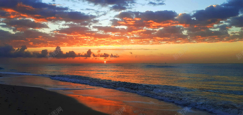 夕阳下的海滩斜阳jpg设计背景_新图网 https://ixintu.com 夕阳 海边 黄昏 海浪