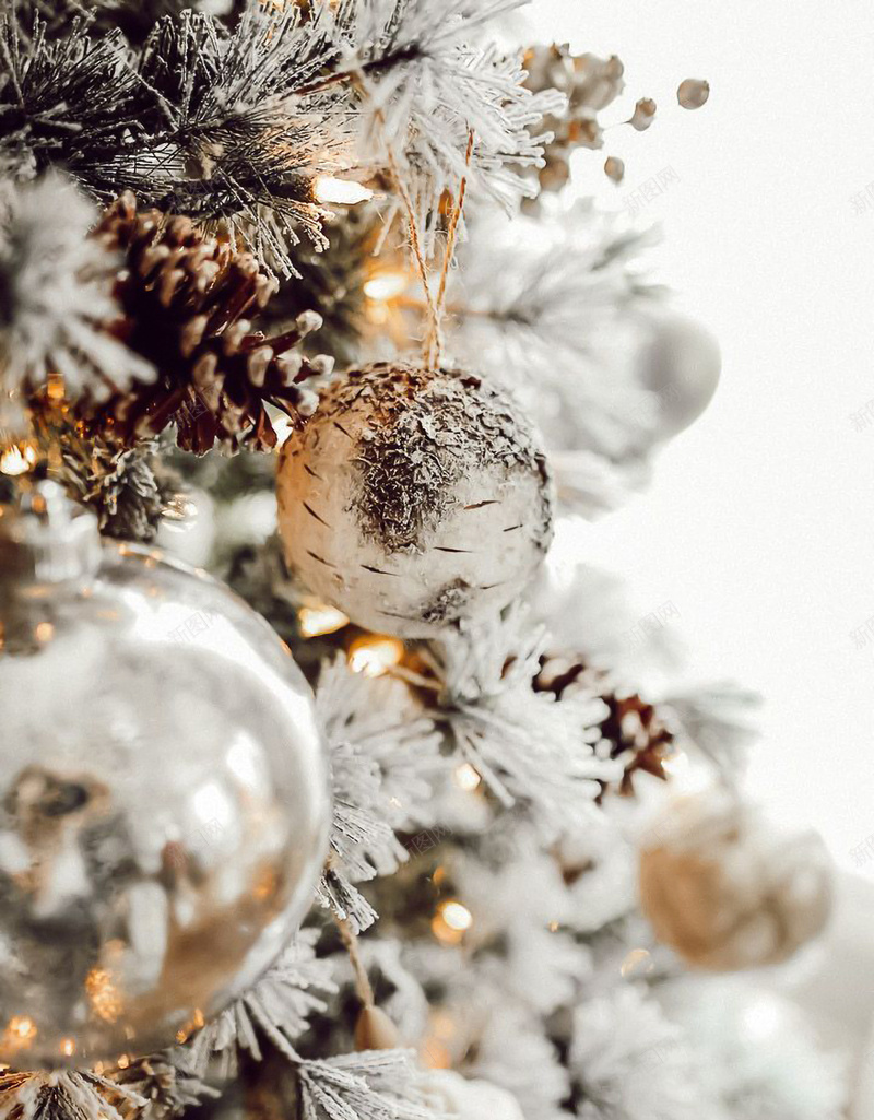 圣诞白色铃铛礼物jpg设计背景_新图网 https://ixintu.com 圣诞节 礼物 底纹装饰 白色雪花 铃铛 装饰