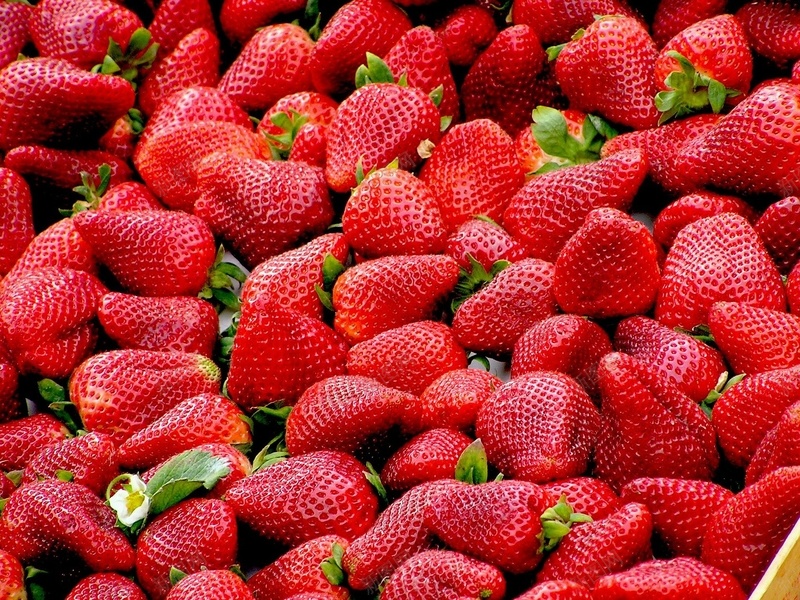 草莓背景19201440jpg设计背景_新图网 https://ixintu.com 草莓 背景 水果 红色