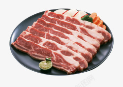 烧牛肉烧烤盘子牛肉纸上烧烤高清图片